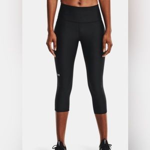 Under Armour compression Capri leggings in S